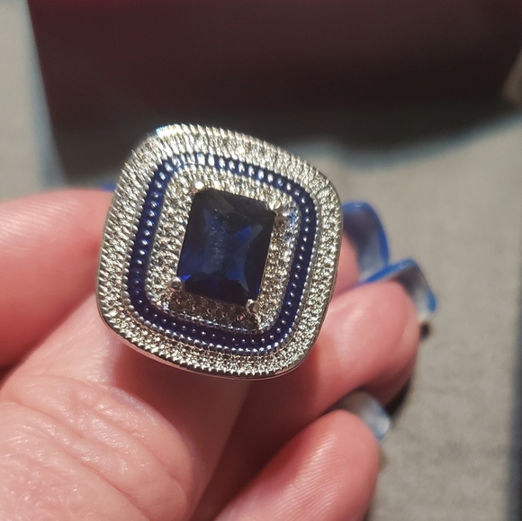Stunning large blue sapphire fashion ring. New - Picture 8 of 13